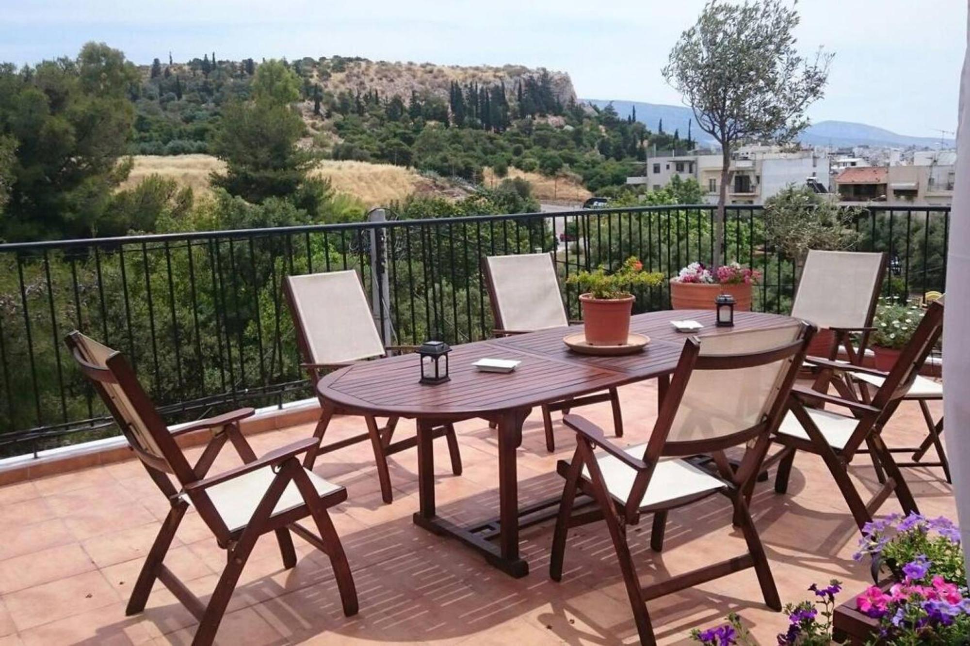 Elegant Apartment In Acropolis With Roof Garden เอเธนส์ ภายนอก รูปภาพ