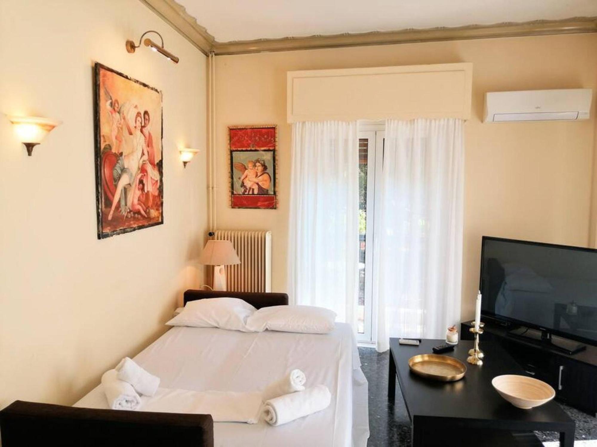 Elegant Apartment In Acropolis With Roof Garden เอเธนส์ ภายนอก รูปภาพ